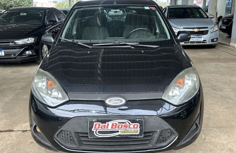 Ford Fiesta Hatch 1.0 (Flex) - Foto #2