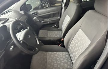 Ford Fiesta Hatch 1.0 (Flex) - Foto #6