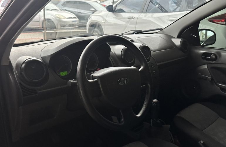 Ford Fiesta Hatch 1.0 (Flex) - Foto #7