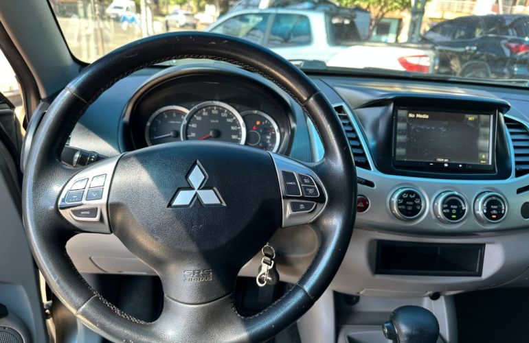 Mitsubishi L 200 Triton HPE 4x4 3.2 (aut) (cab. dupla) - Foto #6