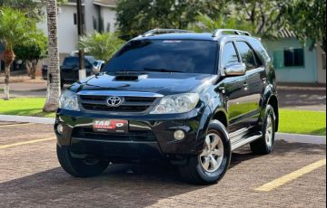 Toyota Hilux SW4 SRV 3.0 TDI 4X4 (5 Lugares)