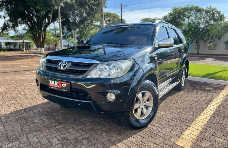 Toyota Hilux SW4 SRV 3.0 TDI 4X4 (5 Lugares) - Foto #2