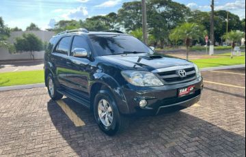 Toyota Hilux SW4 SRV 3.0 TDI 4X4 (5 Lugares) - Foto #4