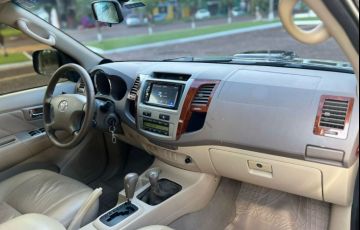 Toyota Hilux SW4 SRV 3.0 TDI 4X4 (5 Lugares) - Foto #8