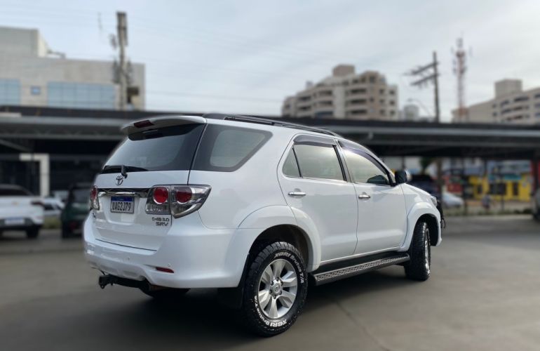 Toyota Hilux SW4 SRV 3.0 4X4 (7 Lugares) - Foto #3