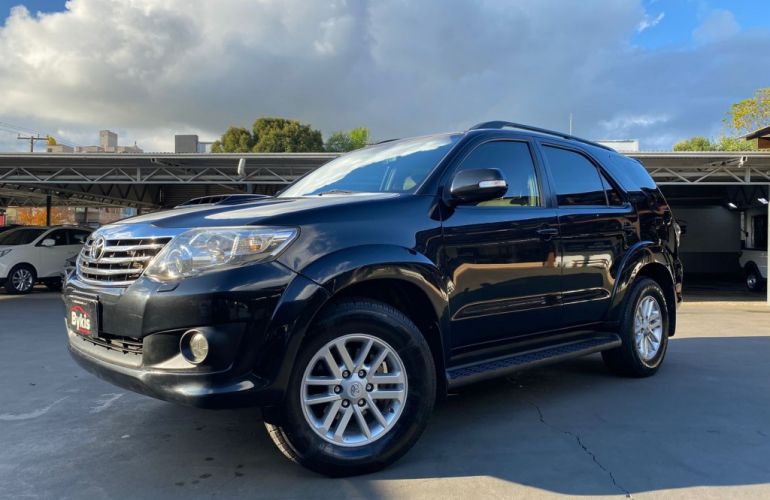 Toyota Hilux SW4 SRV 3.0 4X4 (7 Lugares) - Foto #1
