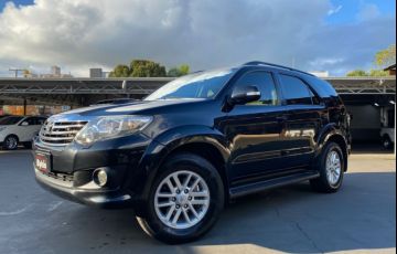 Toyota Hilux SW4 SRV 3.0 4X4 (7 Lugares)