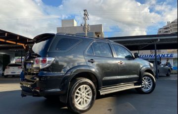 Toyota Hilux SW4 SRV 3.0 4X4 (7 Lugares) - Foto #2