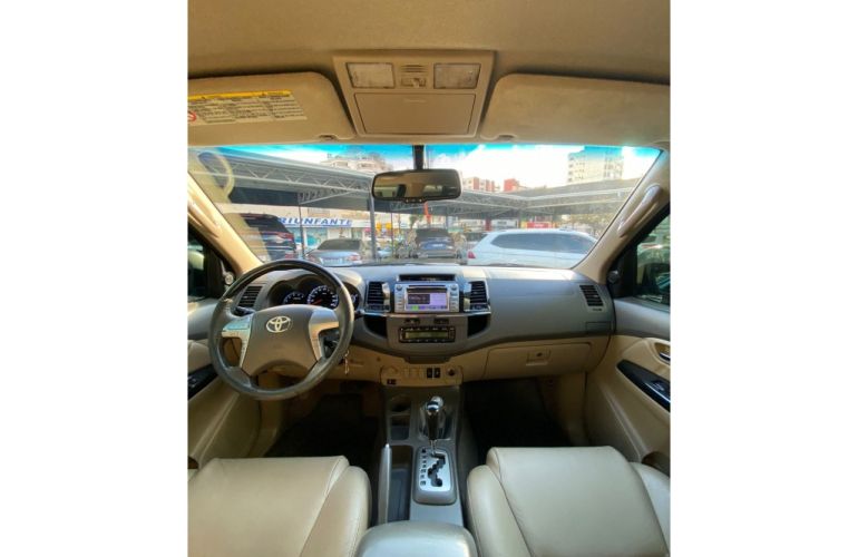 Toyota Hilux SW4 SRV 3.0 4X4 (7 Lugares) - Foto #5