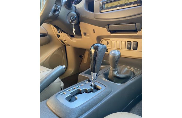 Toyota Hilux SW4 SRV 3.0 4X4 (7 Lugares) - Foto #6