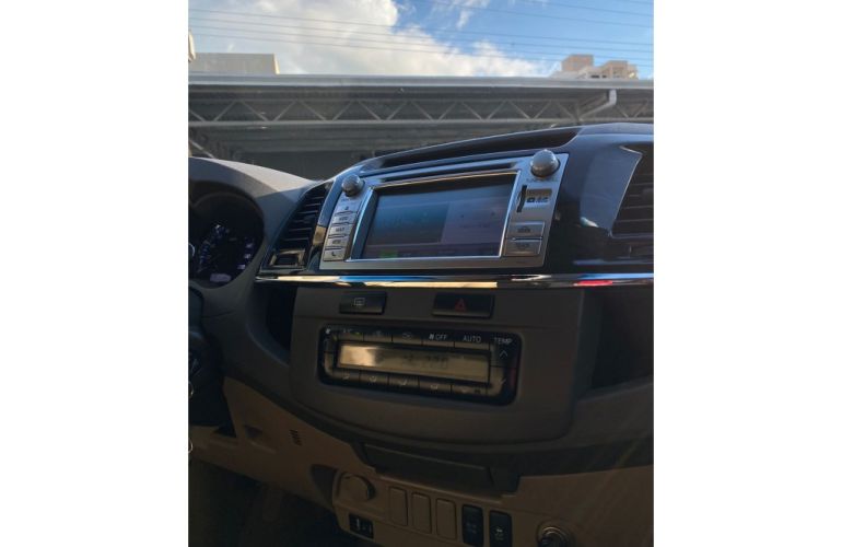 Toyota Hilux SW4 SRV 3.0 4X4 (7 Lugares) - Foto #7