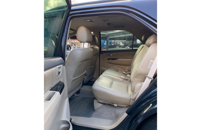 Toyota Hilux SW4 SRV 3.0 4X4 (7 Lugares) - Foto #9