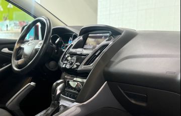 Ford Focus 2.0 Titanium Plus Sedan 16v - Foto #8