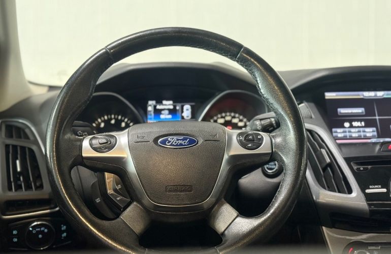 Ford Focus 2.0 Titanium Plus Sedan 16v - Foto #10
