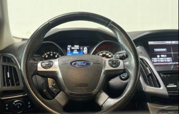 Ford Focus 2.0 Titanium Plus Sedan 16v - Foto #10