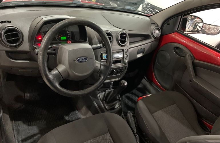 Ford Ka 1.0 MPi 8v - Foto #10