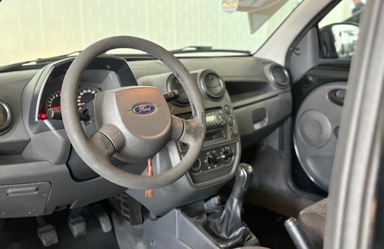Ford Ka 1.0 MPi 8v - Foto #10