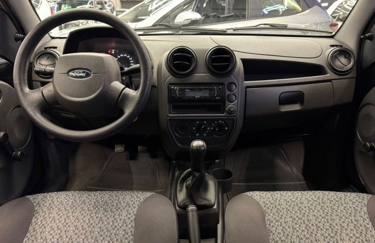 Ford Ka 1.0 MPi 8v - Foto #8