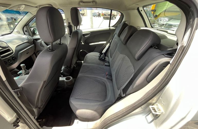 Fiat Palio 1.4 MPi Attractive 8v - Foto #7