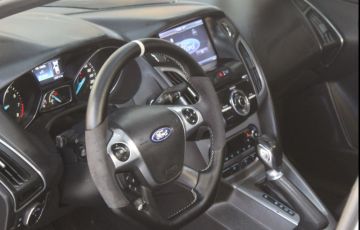 Ford Focus 2.0 Titanium Sedan 16v - Foto #4