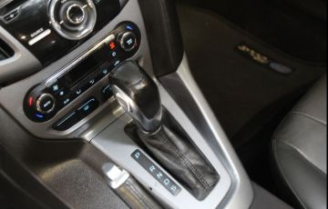 Ford Focus 2.0 Titanium Sedan 16v - Foto #5