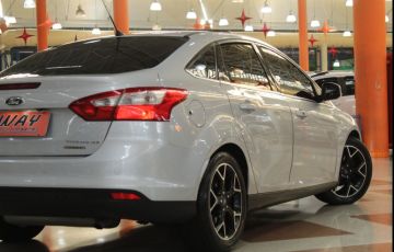 Ford Focus 2.0 Titanium Sedan 16v - Foto #7