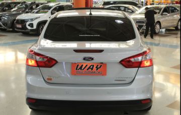Ford Focus 2.0 Titanium Sedan 16v - Foto #10
