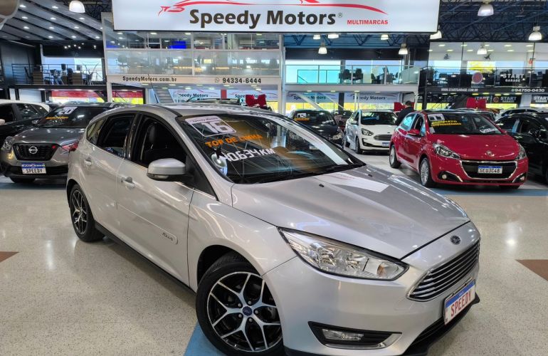 Ford Focus 2.0 Titanium Hatch 16v - Foto #1