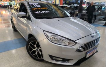 Ford Focus 2.0 Titanium Hatch 16v - Foto #2