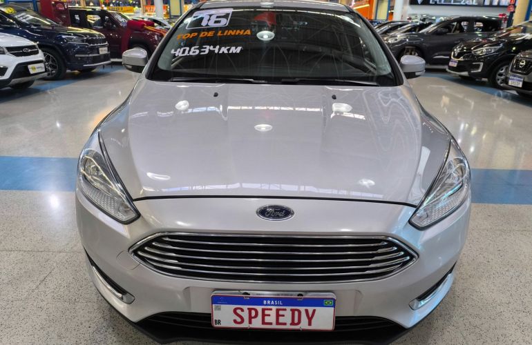 Ford Focus 2.0 Titanium Hatch 16v - Foto #3