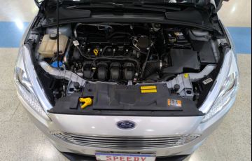 Ford Focus 2.0 Titanium Hatch 16v - Foto #5