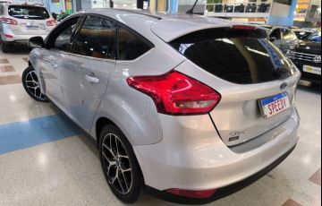 Ford Focus 2.0 Titanium Hatch 16v - Foto #6