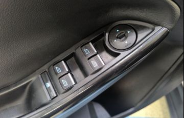 Ford Focus 2.0 Titanium Hatch 16v - Foto #10