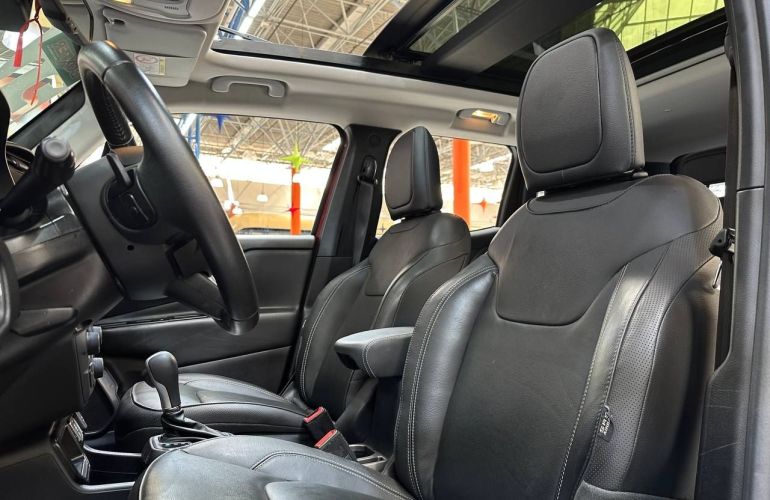 Jeep Renegade 1.8 16V Limited - Foto #8