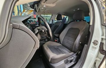 Volkswagen Golf 1.4 TSi Highline 16v - Foto #2