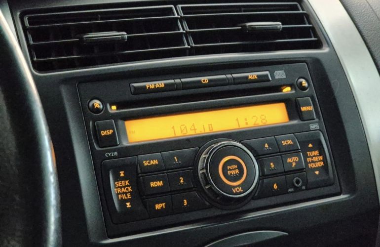 Nissan Livina SL 1.6 16V (flex) - Foto #9