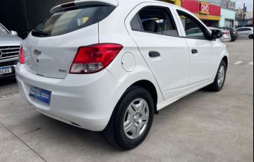 Chevrolet Onix 1.0 MPFi LS 8v - Foto #8