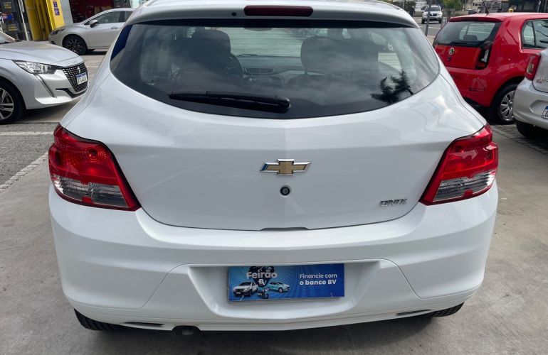 Chevrolet Onix 1.0 MPFi LS 8v - Foto #9