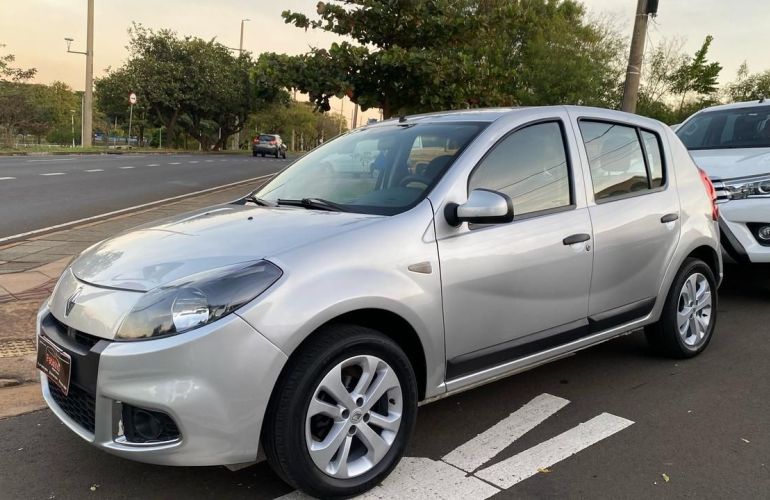Renault Sandero 1.6 Expression 8v - Foto #1