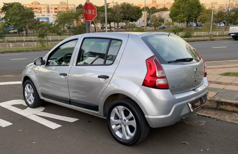 Renault Sandero 1.6 Expression 8v - Foto #5