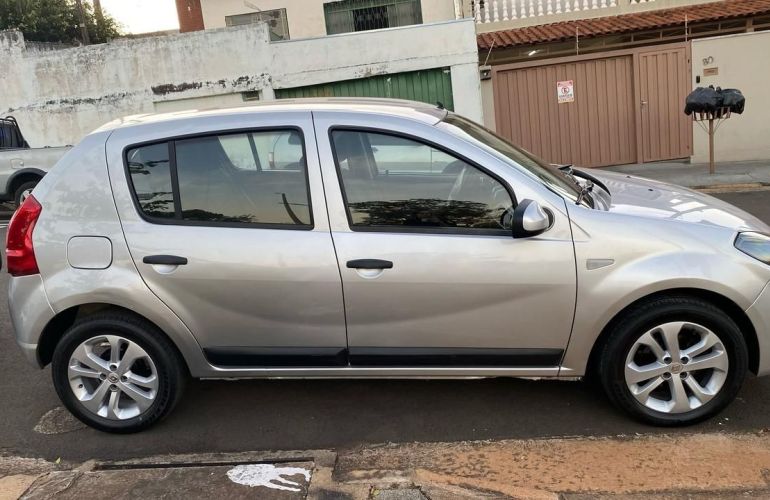 Renault Sandero 1.6 Expression 8v - Foto #7