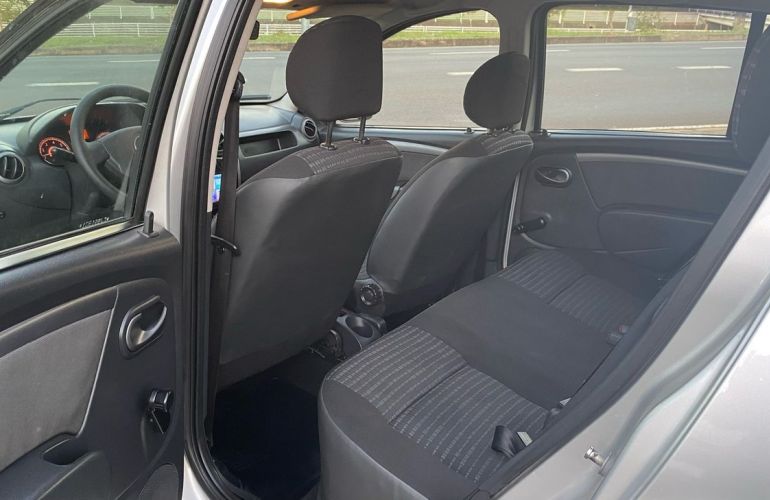 Renault Sandero 1.6 Expression 8v - Foto #10