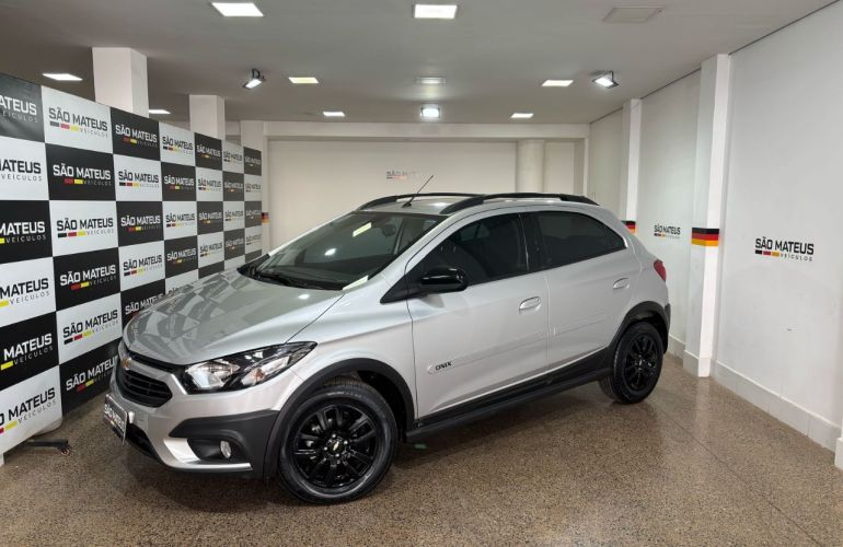 Chevrolet Onix 1.4 Activ SPE/4 (Aut) - Foto #6