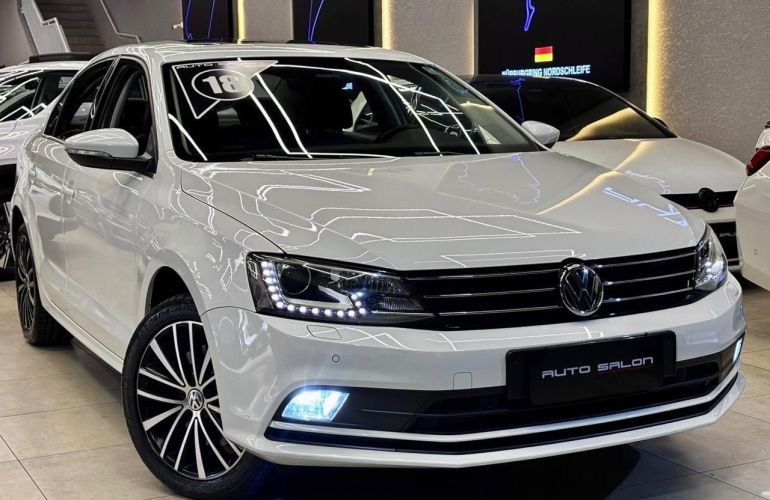 Volkswagen Jetta 2.0 TSi Highline 211cv - Foto #1