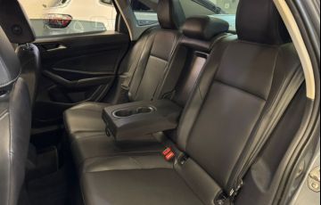Volkswagen Jetta 1.4 250 TSi Total Comfortline - Foto #8