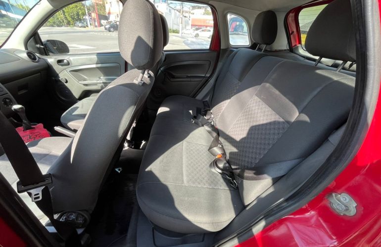 Ford Fiesta 1.0 MPi 8v - Foto #8