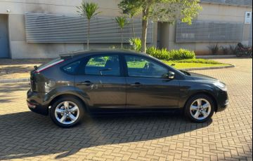 Ford Focus 1.6 GL 16v - Foto #4