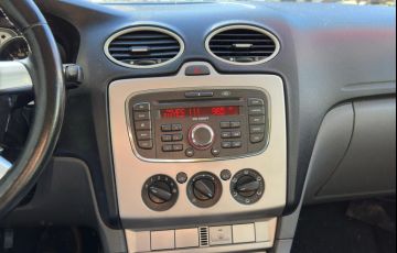 Ford Focus 1.6 GL 16v - Foto #10