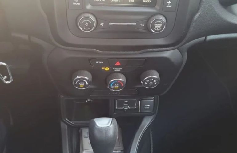Jeep Renegade 1.8 Sport (Aut) - Foto #8