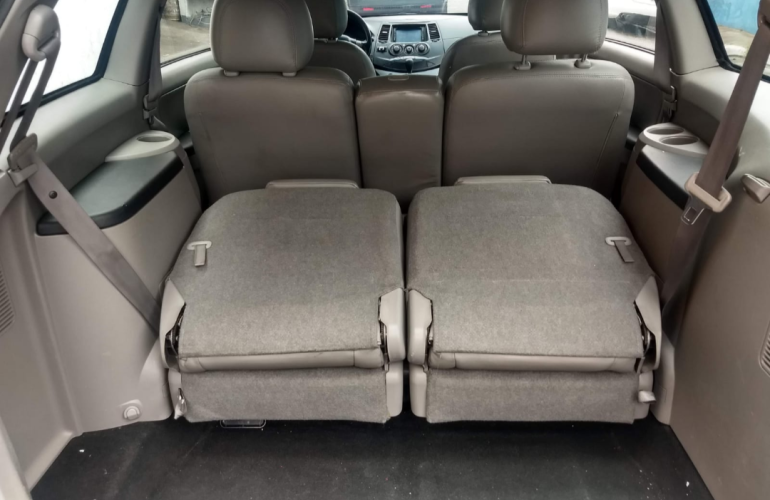 Mitsubishi Grandis 2.4 16V - Foto #1